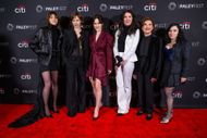 In frame: Cast of Gilmore Girls (Image via Getty)